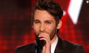 Lukas : célibataire, pour lui la musique "passe avant tout"