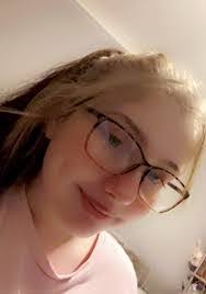 Naomi Dunbar's Instagram, Twitter & Facebook