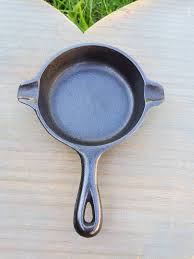 Wagner Ware 1050a Made In Usa 1960 S Advertising Image 2 It Cast Cast Iron Cookware Antique Cast Iron