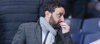 He is a writer and producer, known for big buzz quiz (2016), touche pas à mon poste! Cyril Hanouna Celibataire Apres Une Relation De 14 Ans Avec Emilie Mce Tv