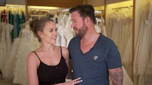 Michael wendler und laura müller: Michael Wendler Laura Muller Jetzt Kommt Die Wahrheit Uber Ihre Hochzeit Raus Intouch Michael Wendler Hochzeit Schwarzer Anzug