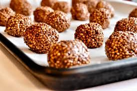 Boules Au Quinoa Souffle Chocolat Avocat Et Banane Quinoa Souffle Recette Recettes Crues