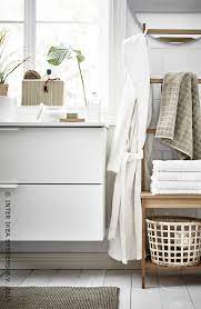 ragrund stoel met handdoekenrek bamboe ikea kleine badkamer opslag badkamerdecoratie ikea ideeen