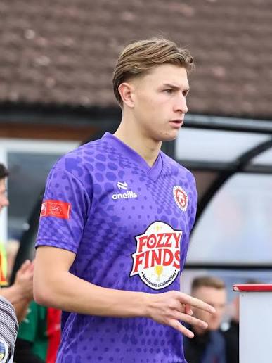 Owen Dore🧱 How impressed have you been with this man since he joined the club in September?🤔 #COYD🐬 @odore.7