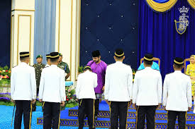 Maybe you would like to learn more about one of these? Hrh Crown Prince Of Johor Sur Twitter Dymm Sultan Ibrahim Ibni Almarhum Sultan Iskandar Sultan Johor Dyam Mejar Jeneral Tunku Ismail Ibni Sultan Ibrahim Tunku Mahkota Johor Berangkat Hadir Ke Majlis Istiadat Penyampaian Pingat Pingat Di