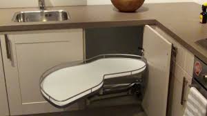 le mans systeem voor een keuken hoekkast youtube keuken hoekkast hoek kast keuken