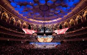 The Audience In The Sold Out Royal Albert Hall 2008 For The New York Philharmonic S Bbc Proms Performance Featurin Gershwin Royal Albert Hall Classical Music