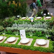 Fun Table Setting Fun Table Settings Cool Tables Greenhouse Wedding