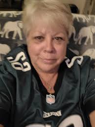 Where to watch Eagles game with fellow fans?