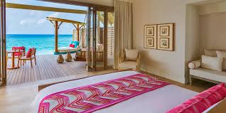 فيلا على الواجهة البحرية مع حوض سباحة في المالديف فلل الواجهة البحرية في ميلايدهو