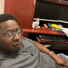 Chris Dinkins (@cdinkins76)