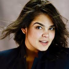 Naomi Leslie's Instagram, Twitter & Facebook