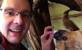 Faultieren einen Witz erzählen