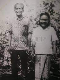 Tan sri datuk amar leo moggie anak irok was malaysia's minister of energy, communications and multimedia, and minister of welfare services in the sarawak state government in the eras of tun abdul razak, tun hussein onn, and tun dr. Former Politician Tan Sri Datuk Amar Leo Moggie Recalls His Life In A Memoir