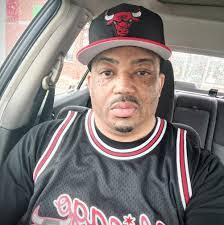 Derrick Salter's Instagram, Twitter & Facebook