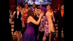 Her birthday, what she did before fame, her family life, fun trivia facts, popularity her father, jesús navidad, inspired her childhood interest in singing. Este Fue El Beso Que Se Dio Paty Navidad Con Un Concursante De Bailando Por Un Sueno En El 2005 Canal U Unicable