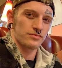 Kelly Roach, Jr., age 19