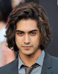 Model rambut khusus pria selanjutnya adalah slicked back dimana selama ini mampu memperlihatkan banyak keunikan. 35 Model Rambut Gondrong Pria Yang Keren