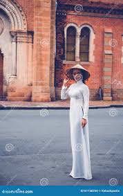 Lady vietnam editorial stock image. Image of city, flamboyant - 81158244