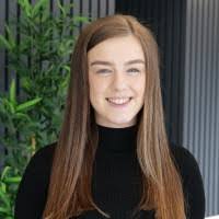 Becca Ewing's Instagram, Twitter & Facebook