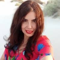 Delia Robles's Instagram, Twitter & Facebook