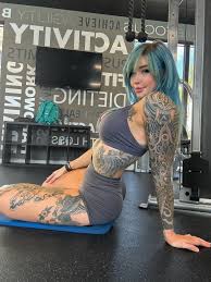 Delanie Strongwaifu - Free pics, galleries & more at Babepedia