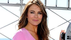 Submitted 2 days ago by cool_end_7008. Liz Hurley Zeigt Einen Atemberaubenden Ausschnitt Und Das Mit 55 Jahren