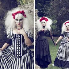 I recommend it for burton fans and for people interested in stop motion animation or puppetry. Tim Burton Themed Wedding Ideas Bride Bows