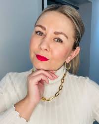 Hola mi bella como estas mí corazón bello ❤️❤️ Venezuela quiero conocerte  mí reina hermosa pásame tu número de WhatsApp por favor 🙏