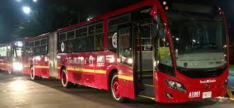 In 2007, these buses appeared on trial service in beijing and were thought to be the world's longest, at 25 metres (82 ft) long. Empiezan A Rodar Los Primeros 140 Buses De Transmilenio A Gas Natural En Bogota