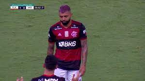 Atacante do flamengo, gabigol recebeu um sósia que é seu fã (reprodução). Viralizou Gabigol De Visual Novo E Chateado Peixinho Rasteiro E Meia Sarrafiore Goleirao Futebol Ge