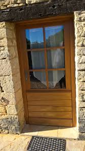 Porte Fermiere 1 Vantail Avec Lames Inegales Cymaise Plinthe Vitrage Avec Petits Bois Colles Bequillage Brionne Modele F Porte Fermiere Portes Plinthes