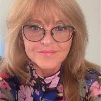 Marci Waters's Instagram, Twitter & Facebook