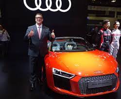 The Md Of Audi Singapore Jeff Mannering Giving A Thumbs Up To The All New Audi R8 A Beast Of A Machine At The Singapore New Audi R8 Fast Cars