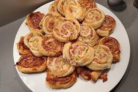 Party Schnecken Von Graeflein Chefkoch Rezept Partyrezepte Fingerfood Fingerfood Lebensmittel Essen