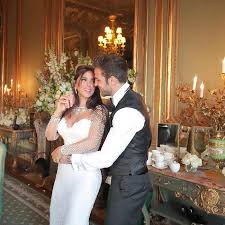 Cesc fabregas hätte marco reus gerne beim fc arsenal gesehen. Daniella Semaan Age How Much Older Is Cesc Fabregas S Wife How Did The Couple Meet Glamour Fame