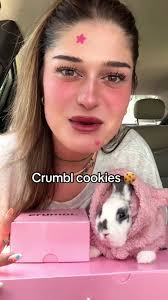 Crumbl Cookie Larissa