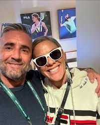 Pink fan's page family