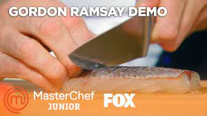 Gordon Ramsay Demonstrates How To Make The Perfect Sea Bass Season 5 Ep 3 Masterchef Junior Youtube