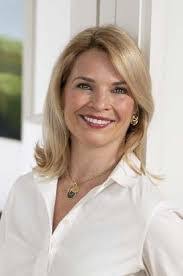 Debra Digregorio's Instagram, Twitter & Facebook