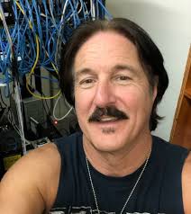 Glenn Workman : Everything You Need to Know About Ariel Winter's Father