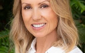 Sally Parrish's Instagram, Twitter & Facebook