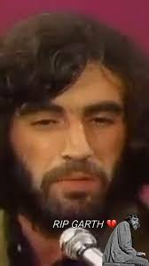 Eric Garth's Instagram, Twitter & Facebook