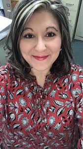 I thought I'd go "Nude" today...well, with a clear gloss so as not to hide  anything😉👄 (I'm loving this color!)