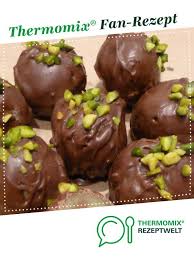 Boules De Mozart Les Chocolats Populaires Avec Massepain Et Nougat En 2020 Pomme D Amour Recette Recette Pomme Massepain