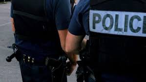 Ce nouveau modèle, plus ergonomique et mieux adapté aux besoins des policiers devrait favoriser un contact moins violent. Producteur Passe A Tabac Par Des Policiers Ce Que L On Sait Ladepeche Fr