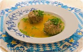 Oktoberfest Schmankerl Munchner Leberknodel Suppe Leberknodel Rezept Knodel Krautsalat Rezepte