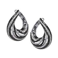 Black And White Diamond Earrings Kattan Jewelery Rottermond Family Jewelers Diamond Earrings Studs Black Diamond Jewelry Princess Diamond Earrings