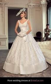 Let Charming Vintage Wedding Gowns On Dhgate Com Get Your Heart Besides Wedding Dress Designer And Wedding Bridal Dresses Wedding Dresses Ball Gowns Wedding
