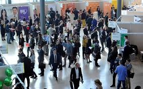 Les salons emploi, formation, carrière sont ouverts à tous et permettent de rencontrer plusieurs dizaines d'entreprises en une journée. Un Mois Cle Pour Les Jeunes Diplomes Au Luxembourg Le Quotidien